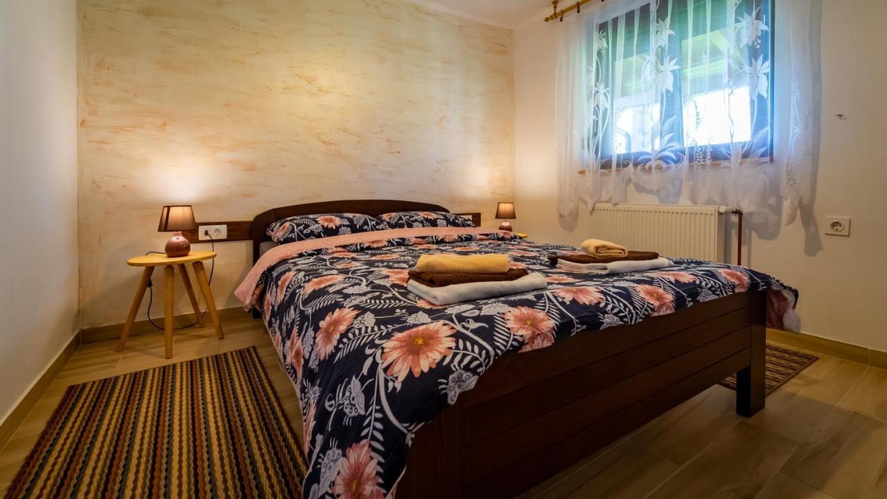 Holiday Home "Sleme" With Jacuzzi, Big Garden And Arbor With Fireplace Skrad Esterno foto